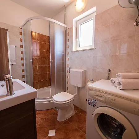 Einzigartiges Nur 300 Meter Zum Mit Meerblick, Privatem Balkon, Waschmaschine * Crikvenica