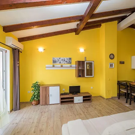 Einzigartiges Nur 300 Meter Zum Mit Meerblick, Privatem Balkon, Waschmaschine Crikvenica