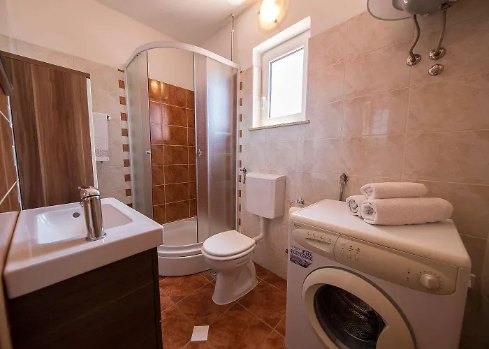 Einzigartiges Nur 300 Meter Zum Mit Meerblick, Privatem Balkon, Waschmaschine * Crikvenica