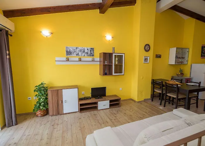 Einzigartiges Nur 300 Meter Zum Mit Meerblick, Privatem Balkon, Waschmaschine * Crikvenica