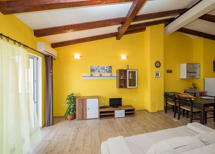 Einzigartiges Nur 300 Meter Zum Mit Meerblick, Privatem Balkon, Waschmaschine Crikvenica