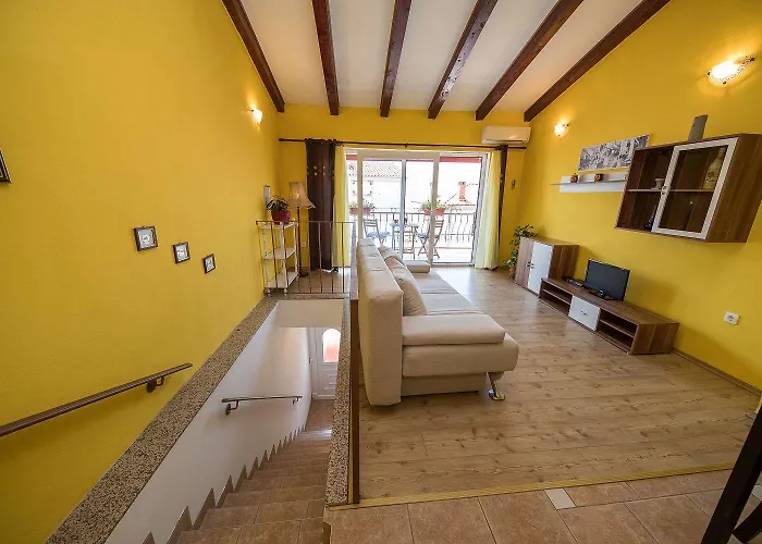 Einzigartiges Nur 300 Meter Zum Mit Meerblick, Privatem Balkon, Waschmaschine Daire