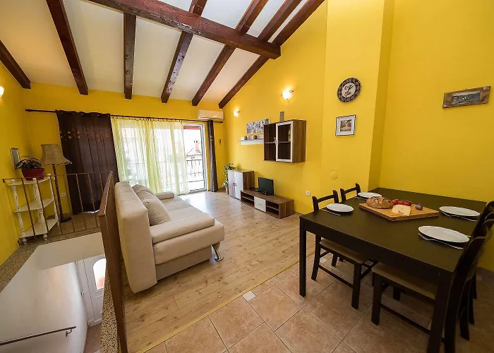 Einzigartiges Nur 300 Meter Zum Mit Meerblick, Privatem Balkon, Waschmaschine Crikvenica