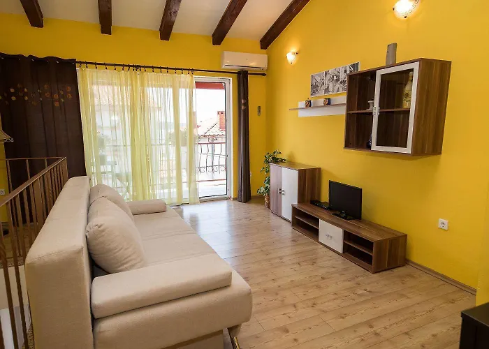 Einzigartiges Nur 300 Meter Zum Mit Meerblick, Privatem Balkon, Waschmaschine Daire